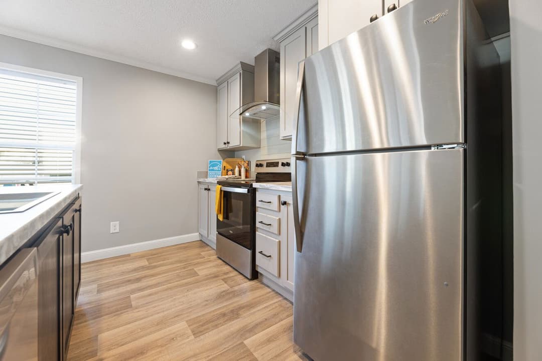 Cumberland duplex kitchen home features