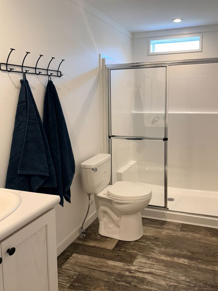 Eagar bathroom home features