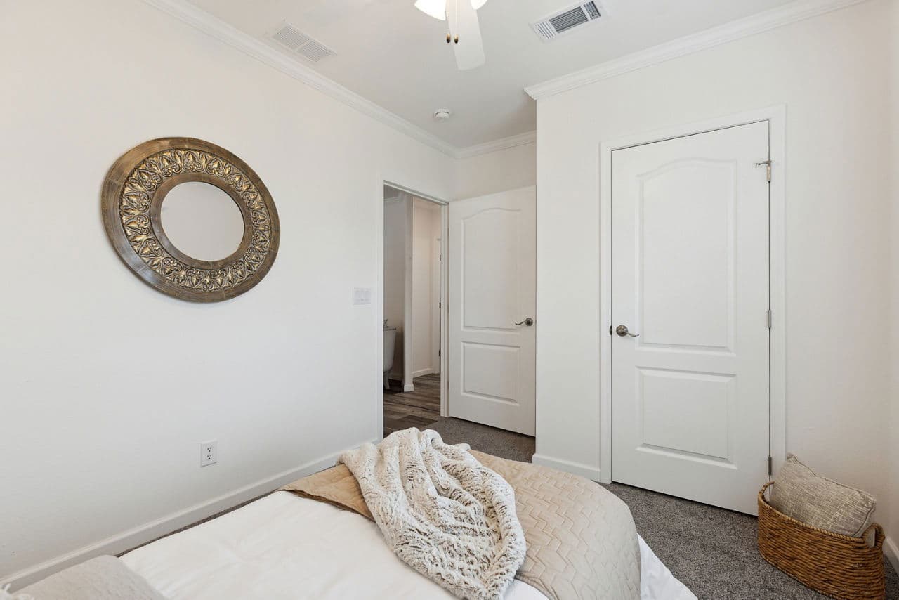 Silver springs 5029 bedroom home features