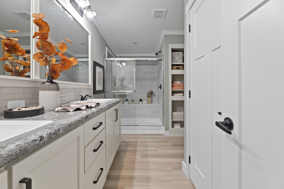 Pelican bay ii 30764b bathroom home features