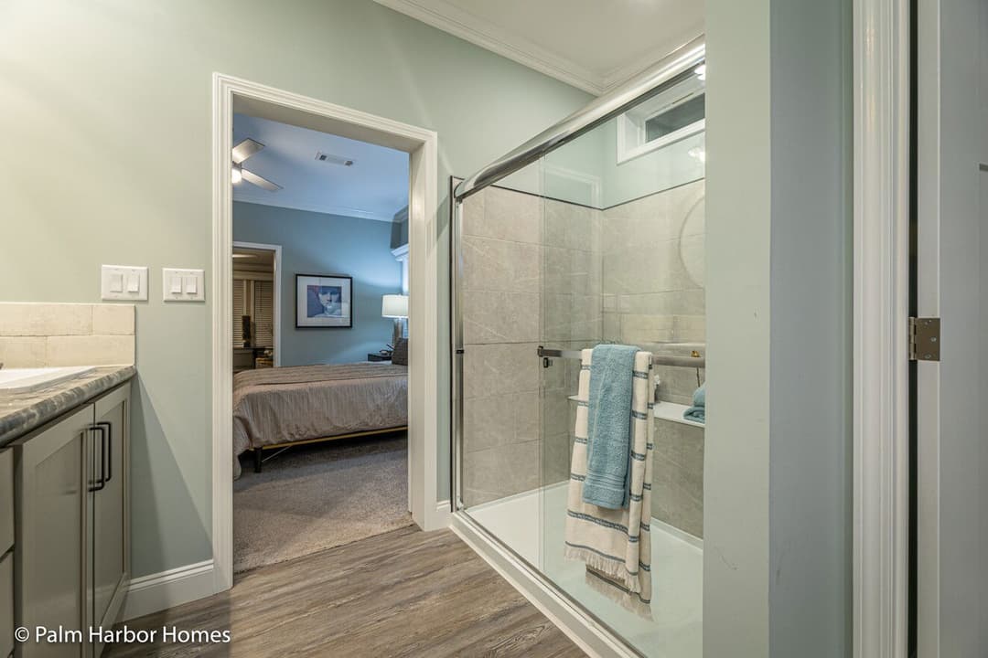 Tradewinds ii 40684c bathroom home features