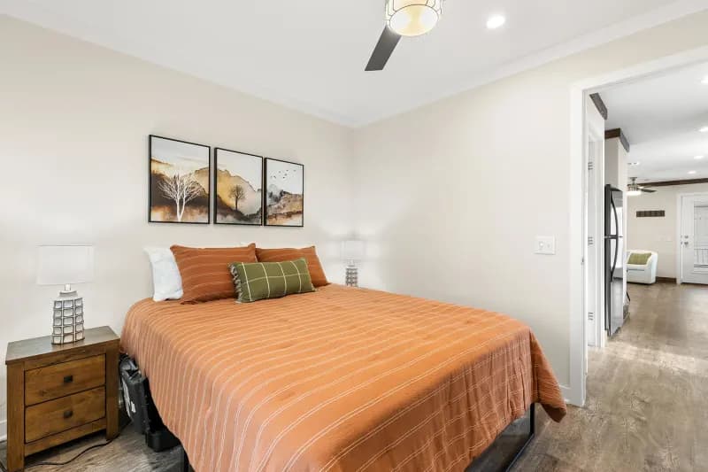 Legend 1437415 bedroom home features