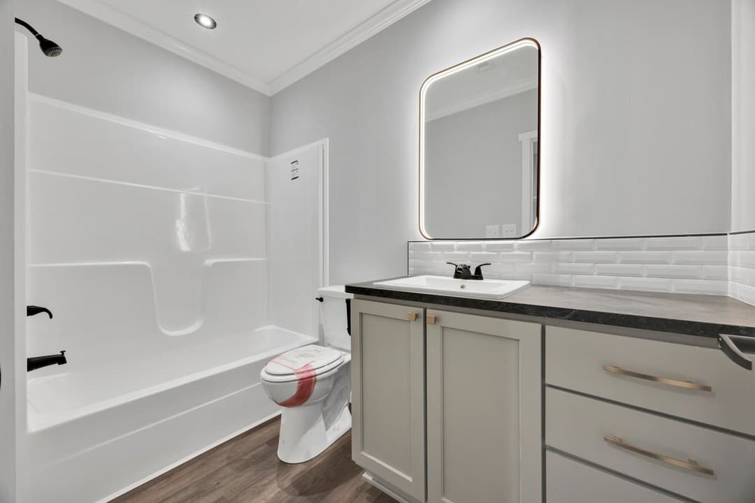 Draper 40764a bathroom home features