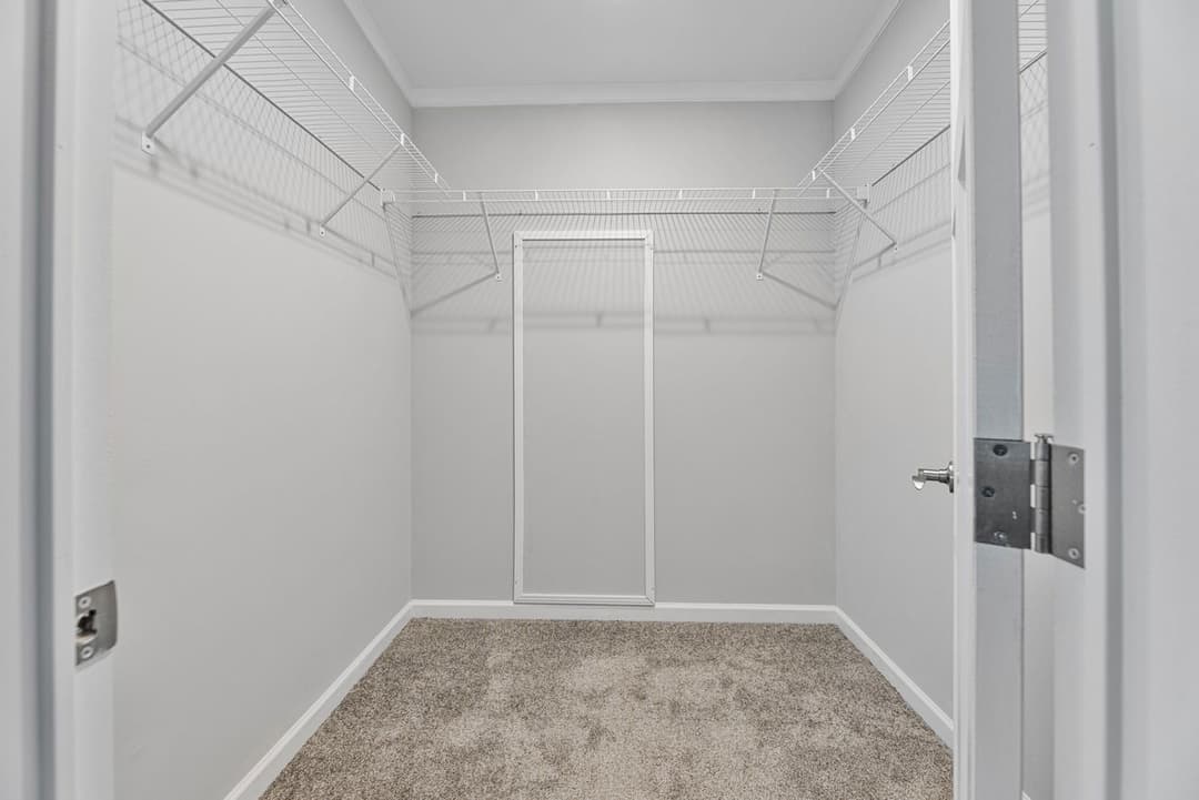 Ventura vi 30483c interior home features