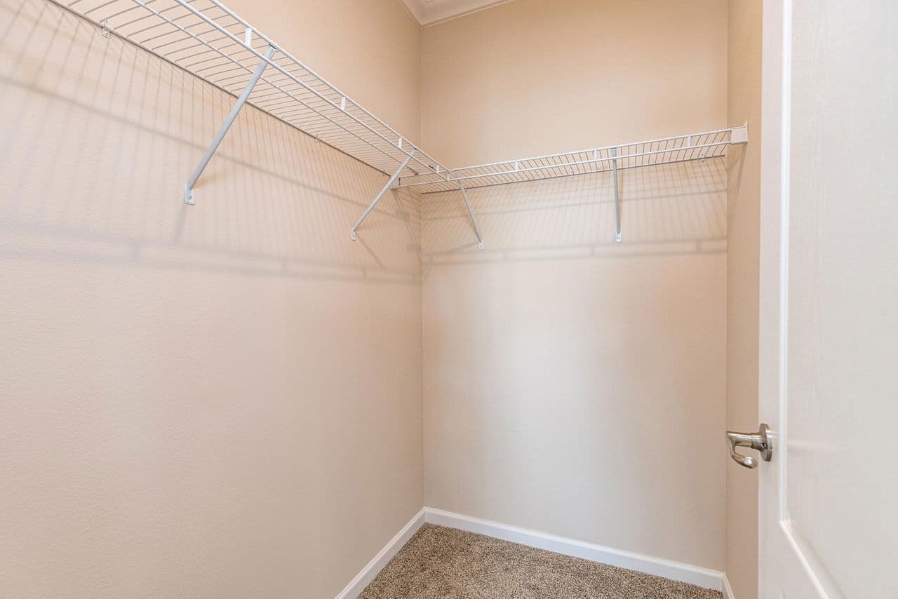 Silver springs 5035 interior home features