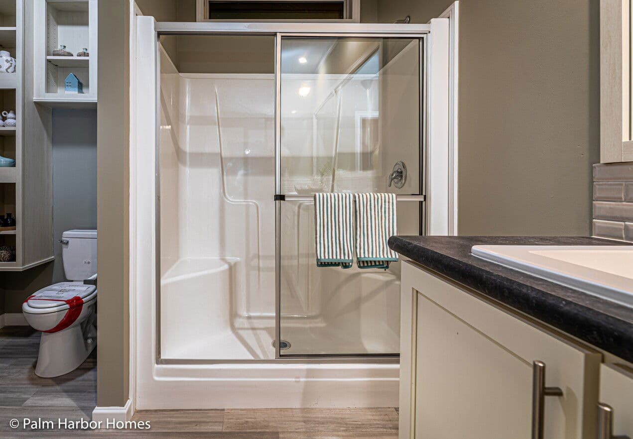 Summer breeze iv 28522d bathroom home features