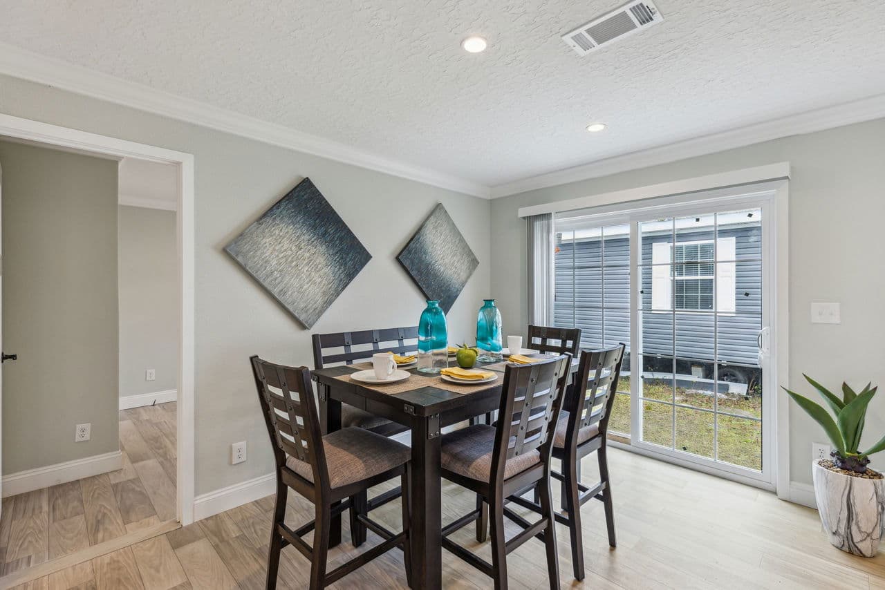 Waycross express 2852477 interior home features