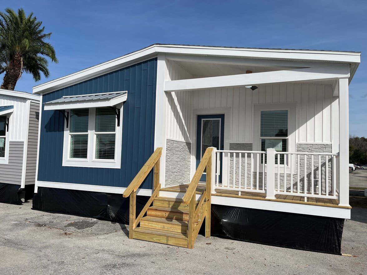 Alexa 28522a elevation home features