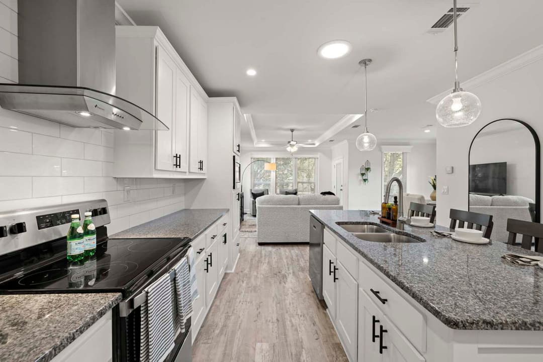 Silver springs 5046 kitchen home features