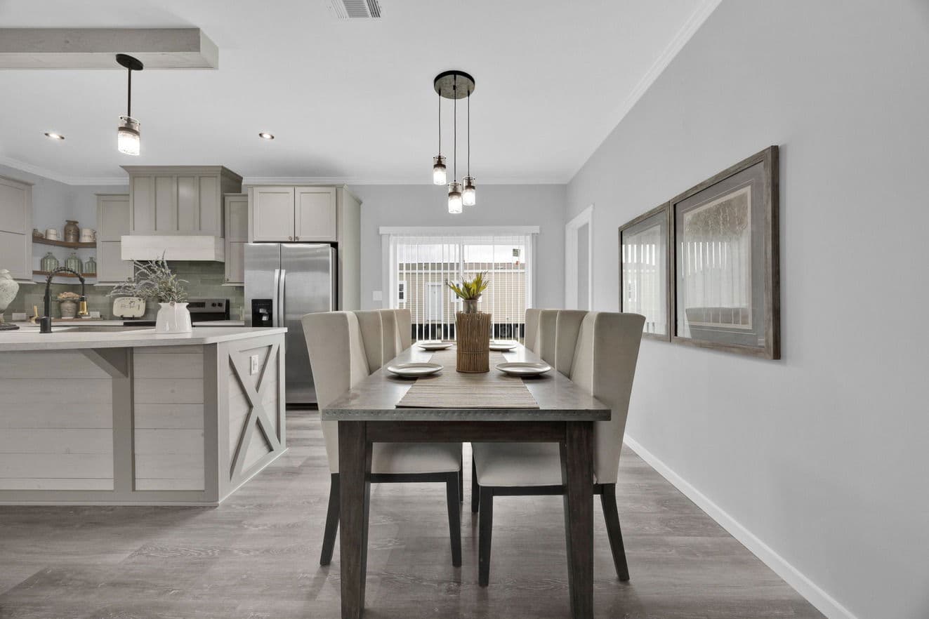 Quinn 30523a interior home features