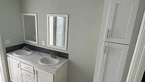 Legend 3260495 bathroom home features