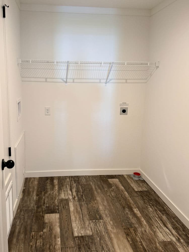 Eagar interior home features