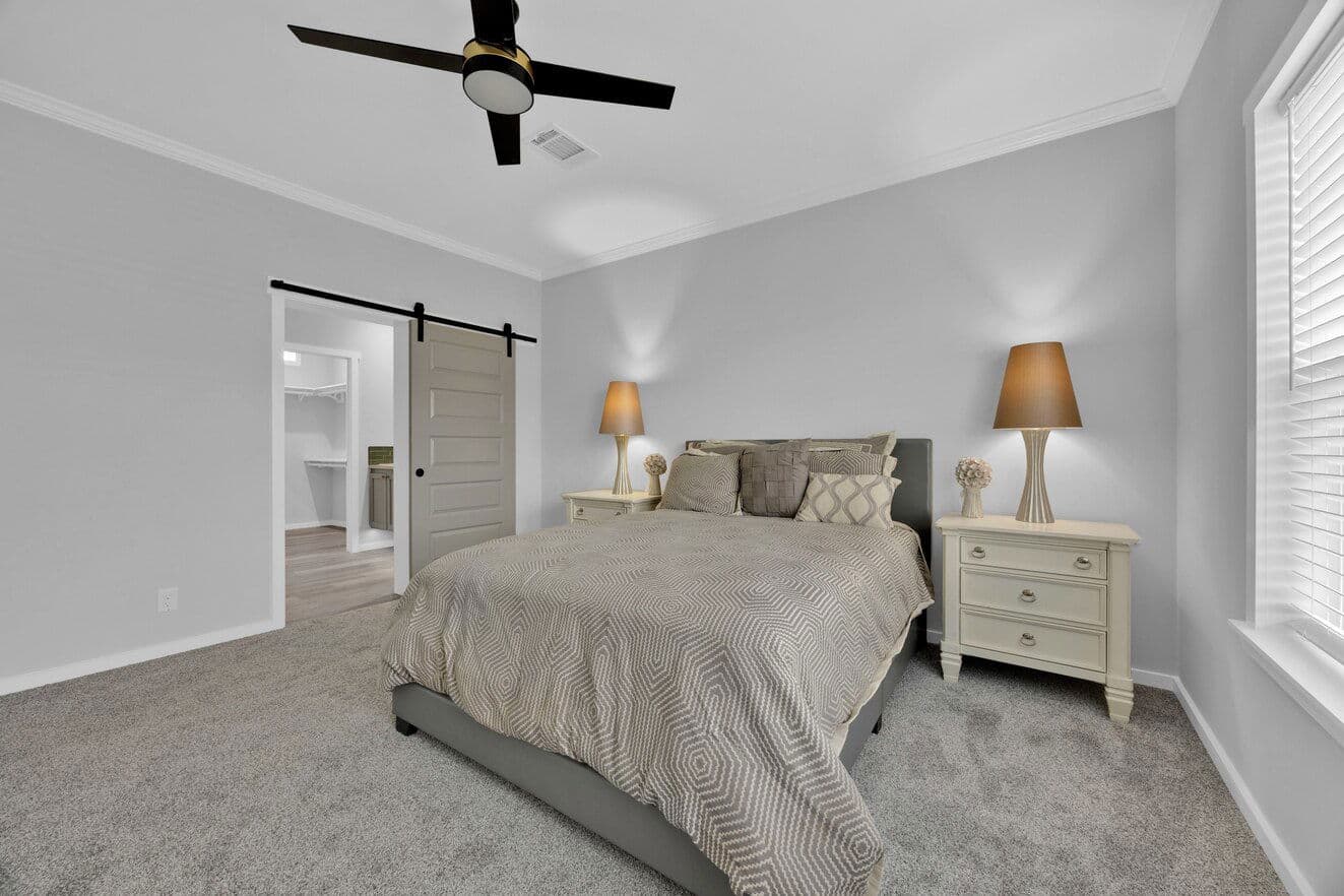 Quinn 30523a bedroom home features