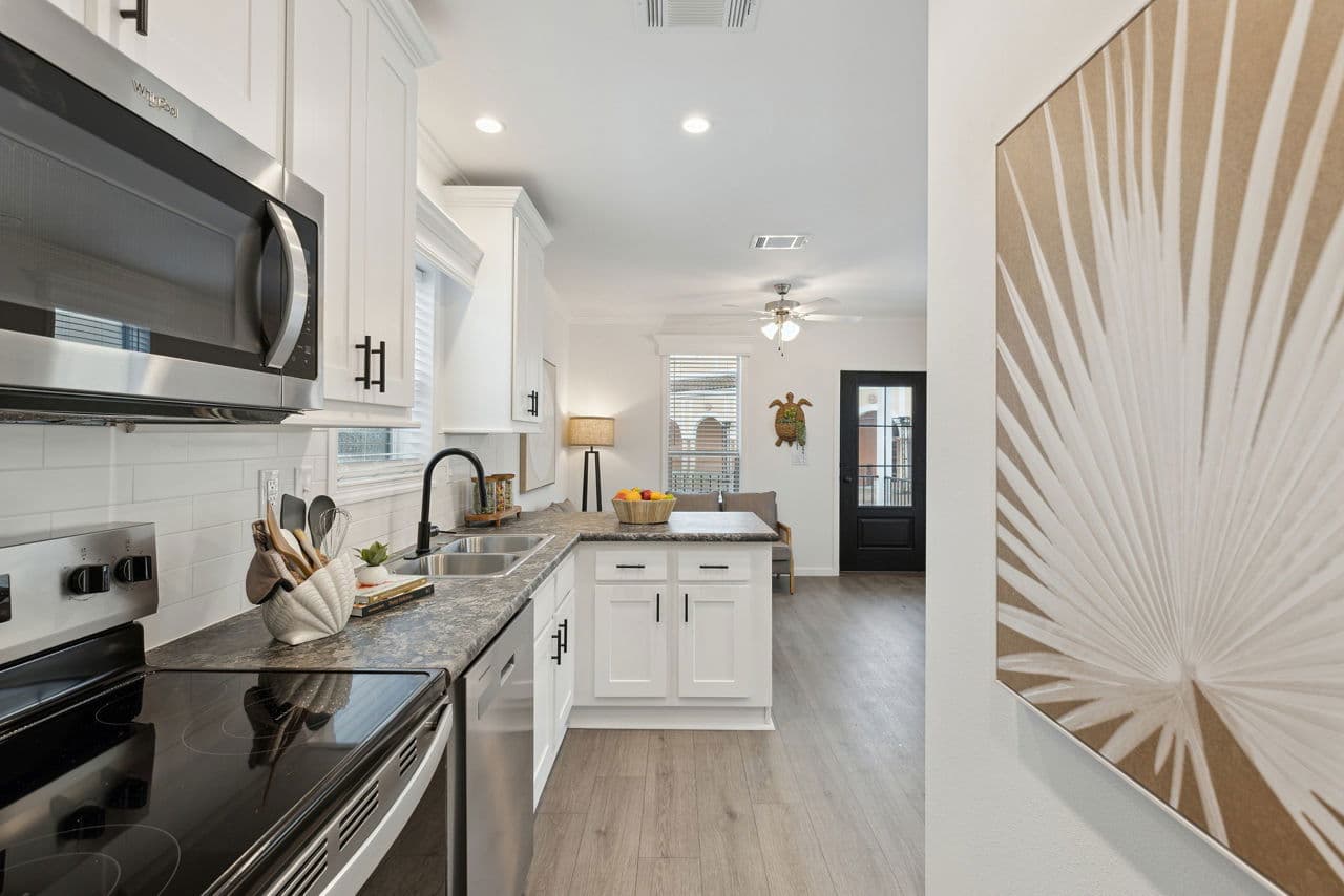 Calloway 239 kitchen home features