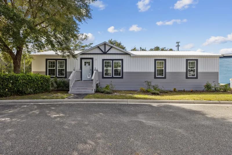 Liberty 2860459 elevation and exterior home features