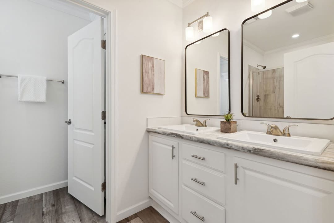 Silver springs 5029 bathroom home features