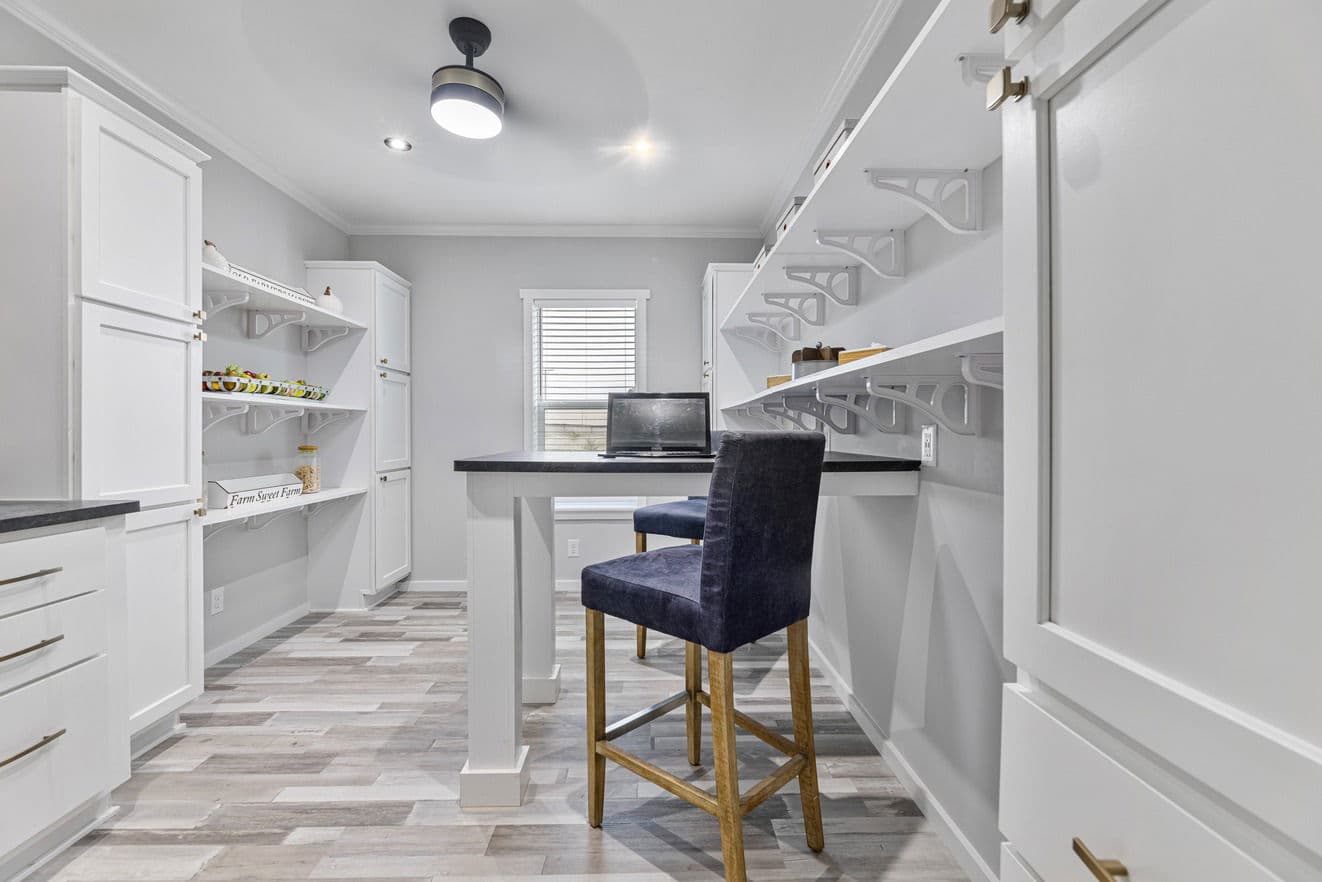 Paxton 28523a bedroom home features