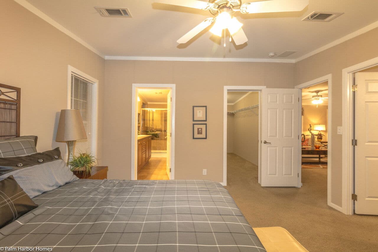 Pelican bay 30683a bedroom home features