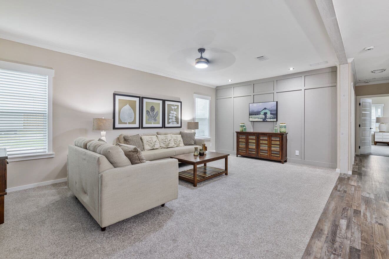 Pierce 28562a interior home features