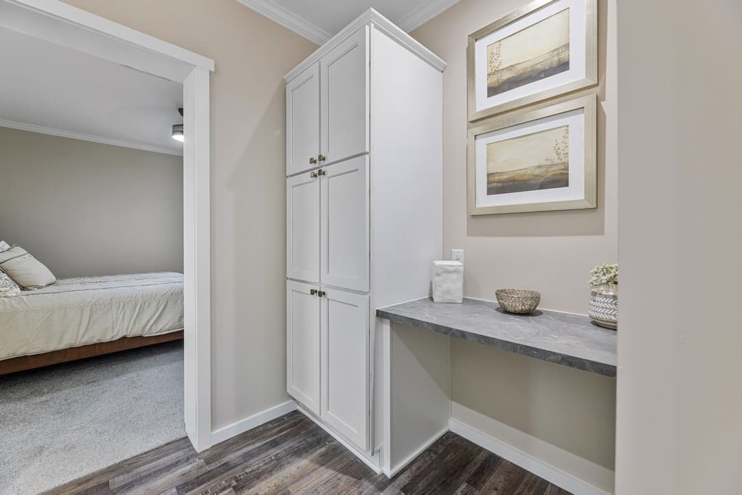 Pierce 28562a bedroom home features