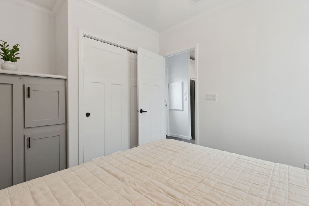 Calloway 239 bedroom home features