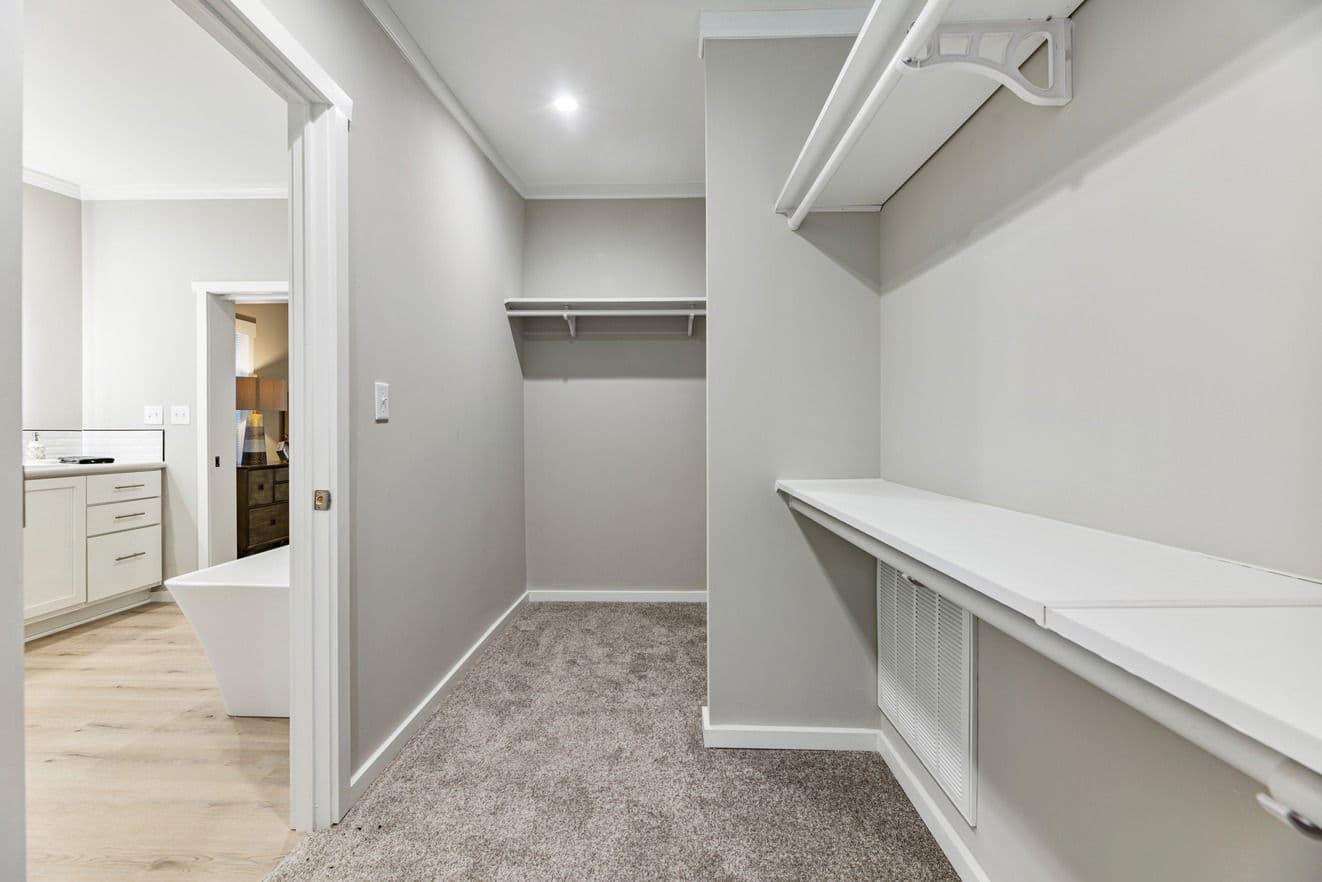 Kennedy ii 30603d bathroom home features