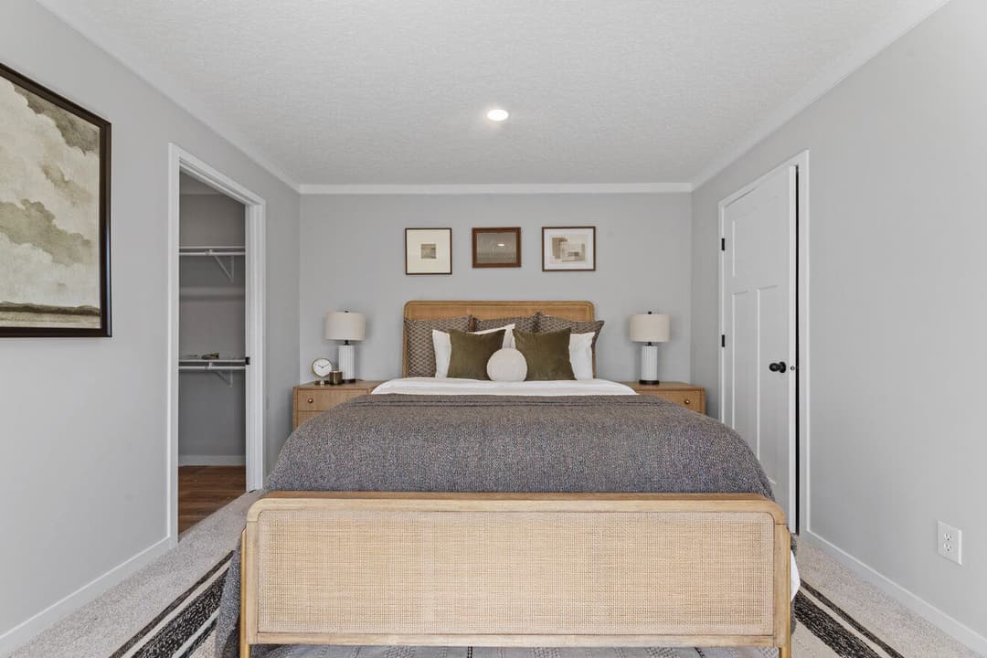 Helix 16763n bedroom home features