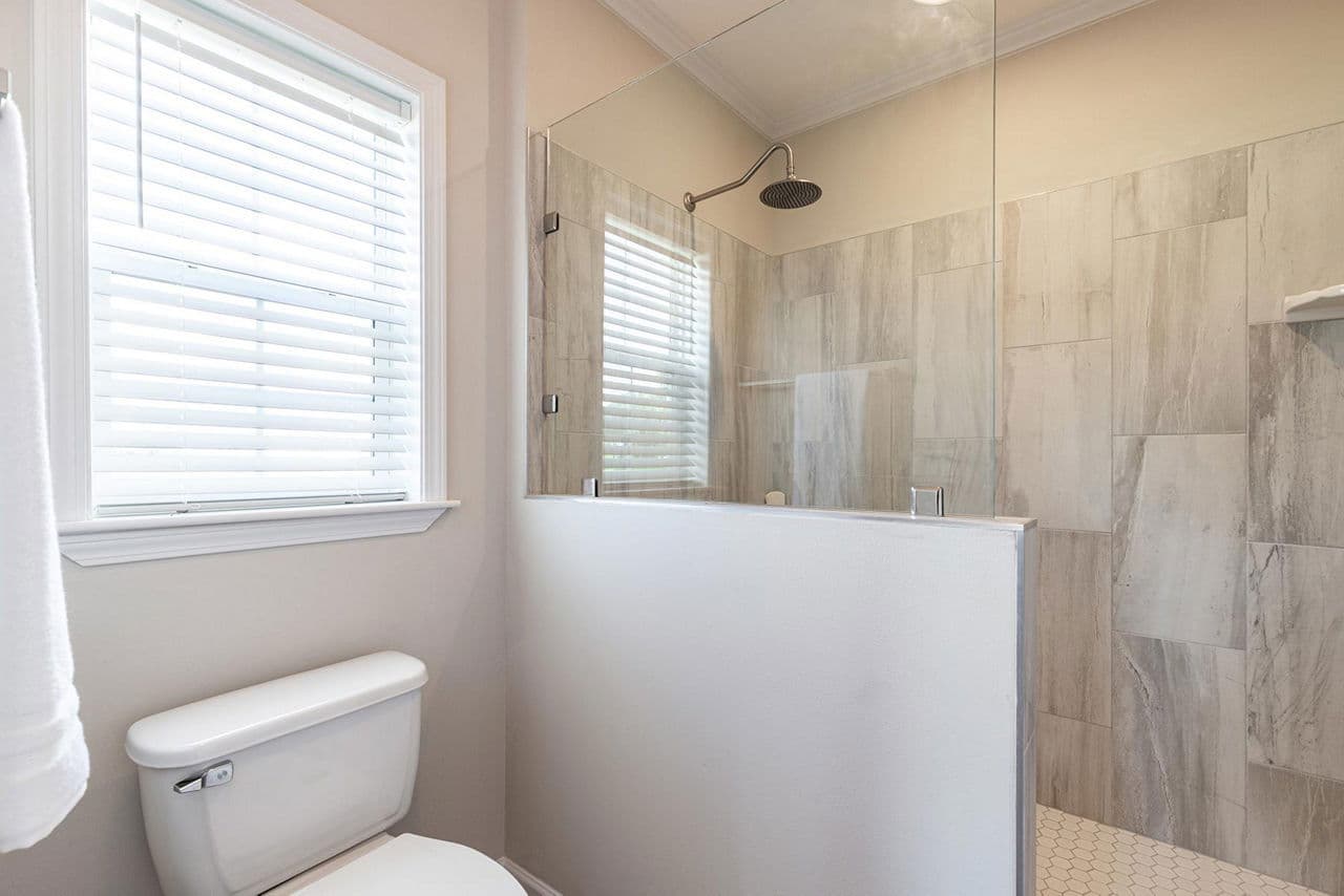 Silver springs 5351 bathroom home features