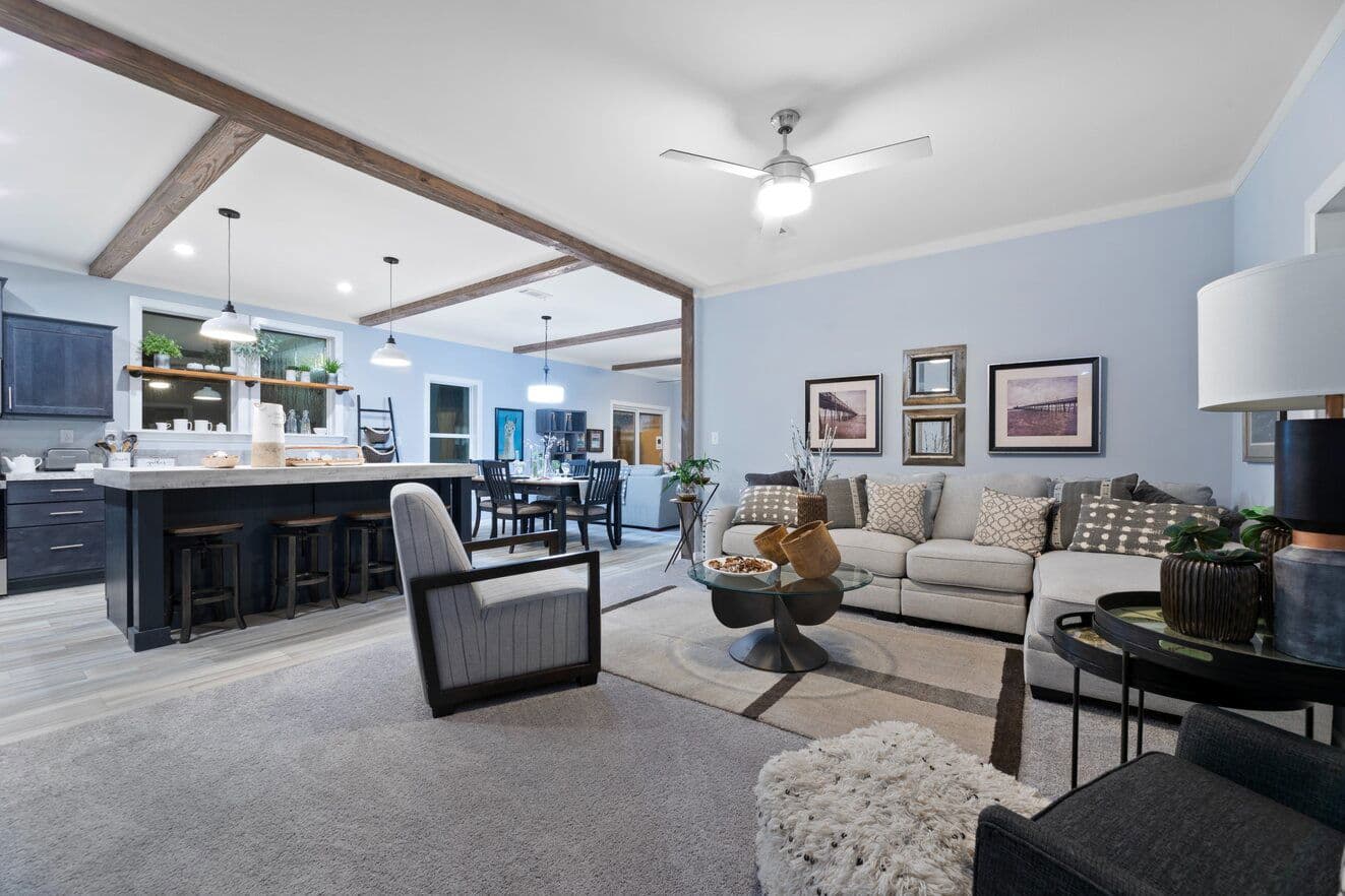 Finley 28684a hero and interior home features