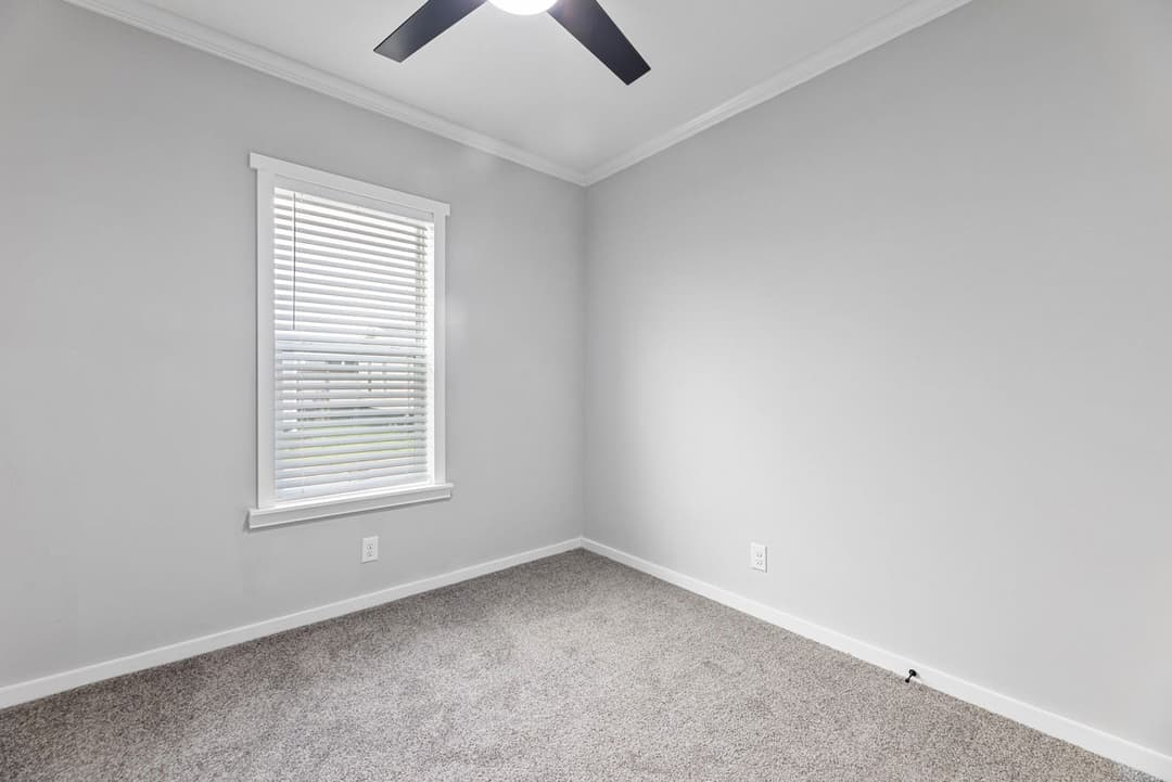 Paxton 28523a bedroom home features