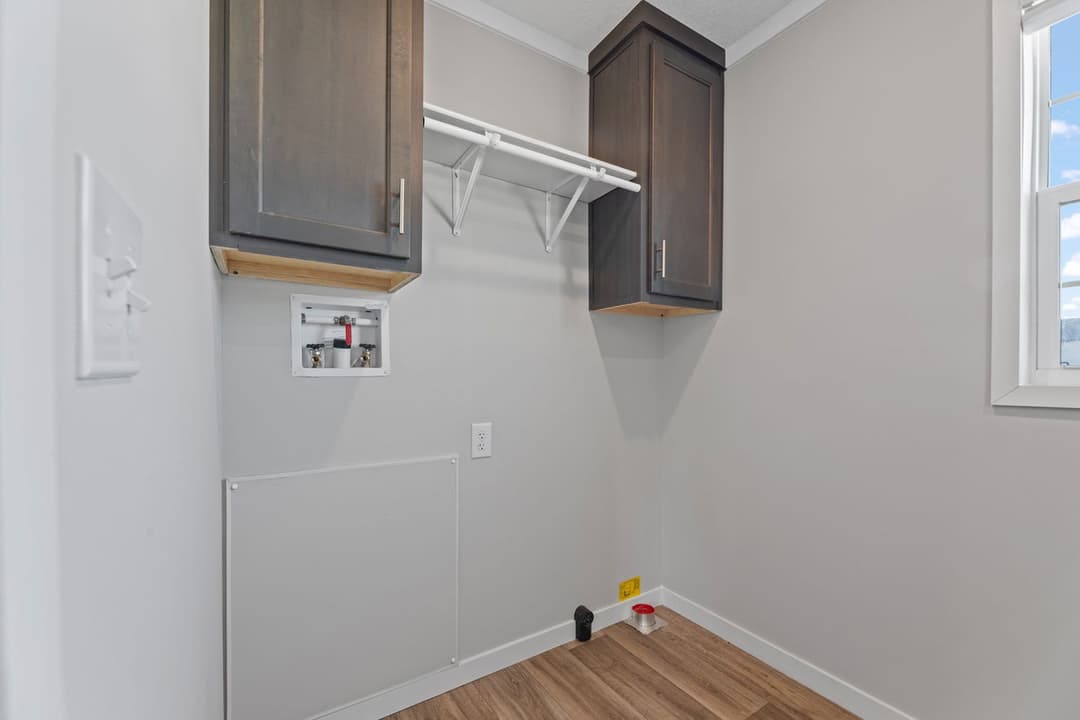 Helix 16763n interior home features