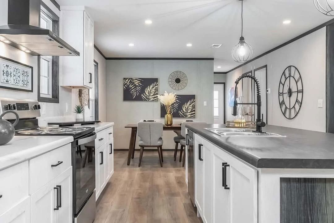 21712 nw 274th street, okeechobee, fl 34972 (available now!) on 1.25 acres of land! kitchen home features