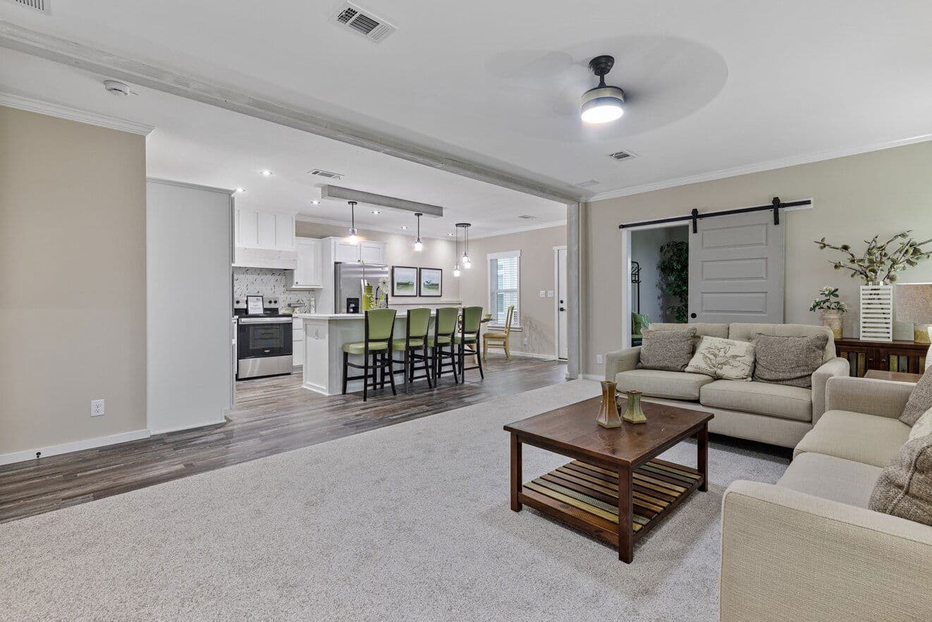 Pierce 28562a interior home features