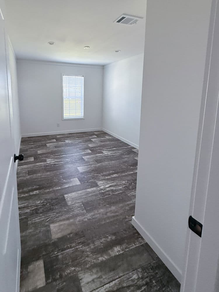 Gibbon bedroom home features