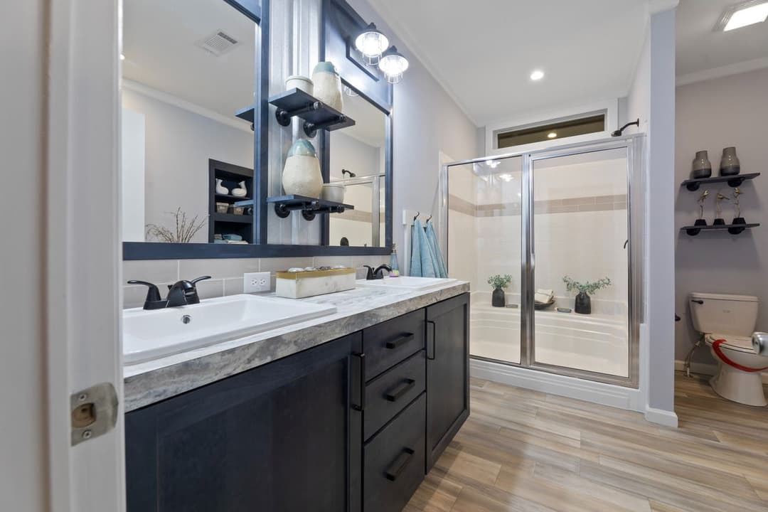 Finley 28684a bathroom home features