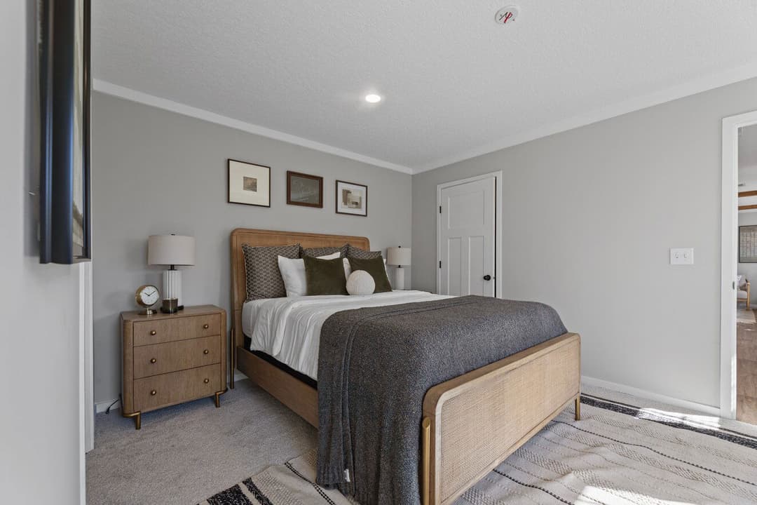 Helix 16763n bedroom home features