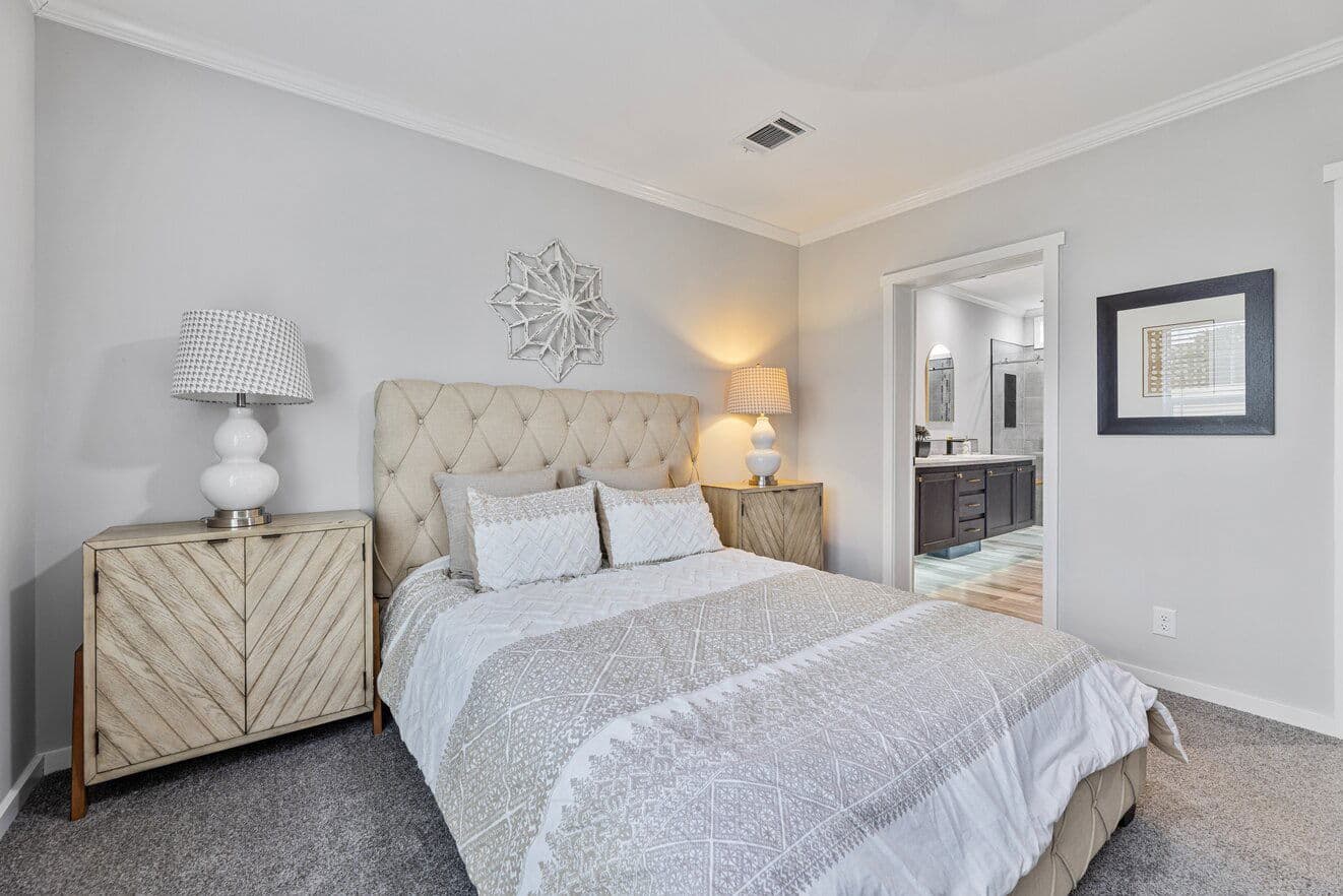 Paxton 28523a bedroom home features