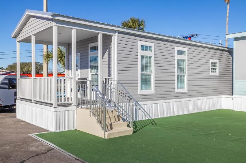 Legend 1437415 hero, elevation, and exterior home features