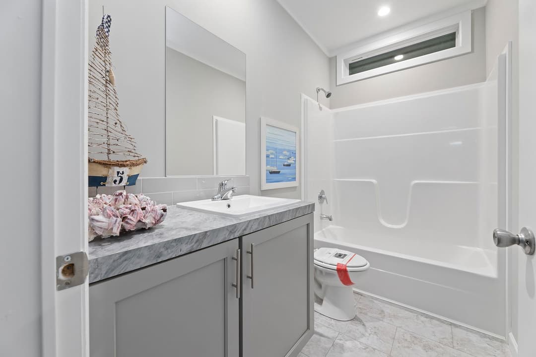 Buncic 28684b bathroom home features