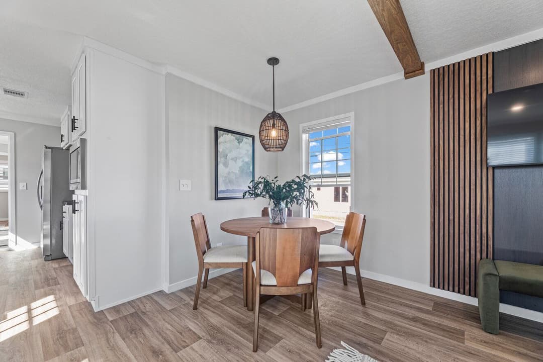 Helix 16763n interior home features