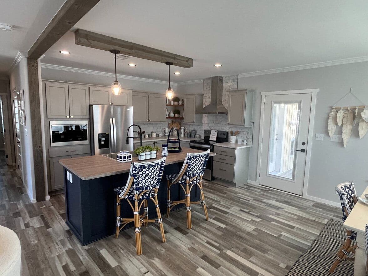 Chase ii 40442a interior and hero home features