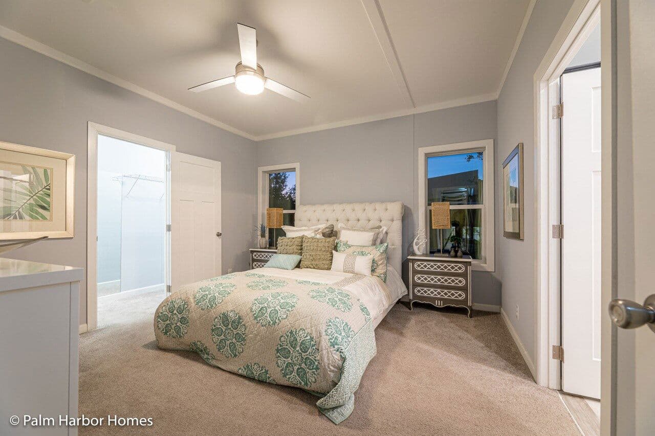 Jenkins 28522a bedroom home features