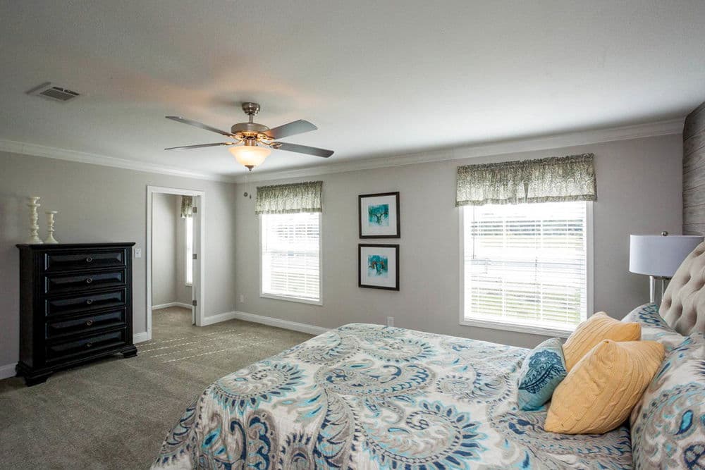 Galion bedroom home features