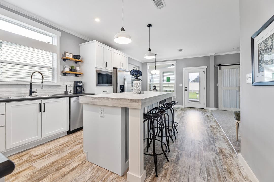 Cottage farmhouse 28522j kitchen home features