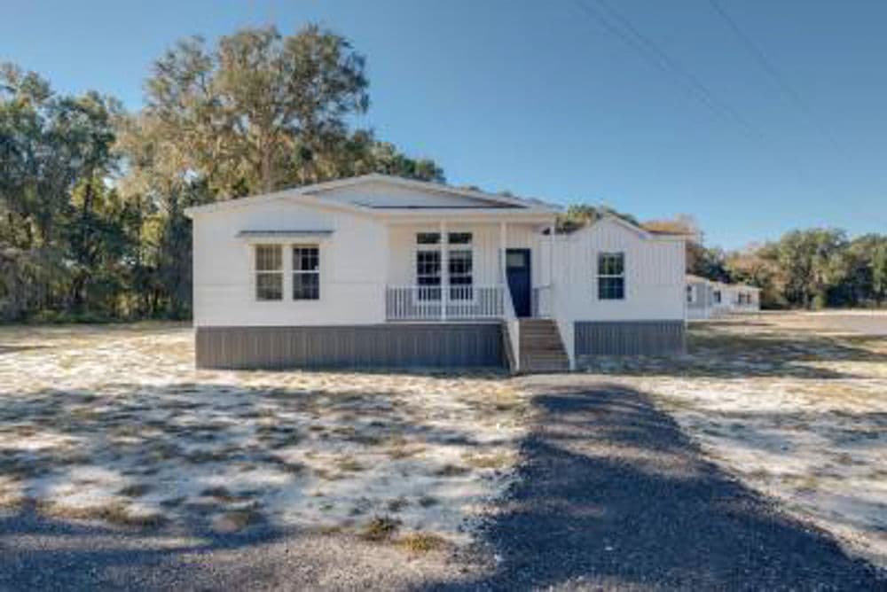 Cordele elevation and exterior home features