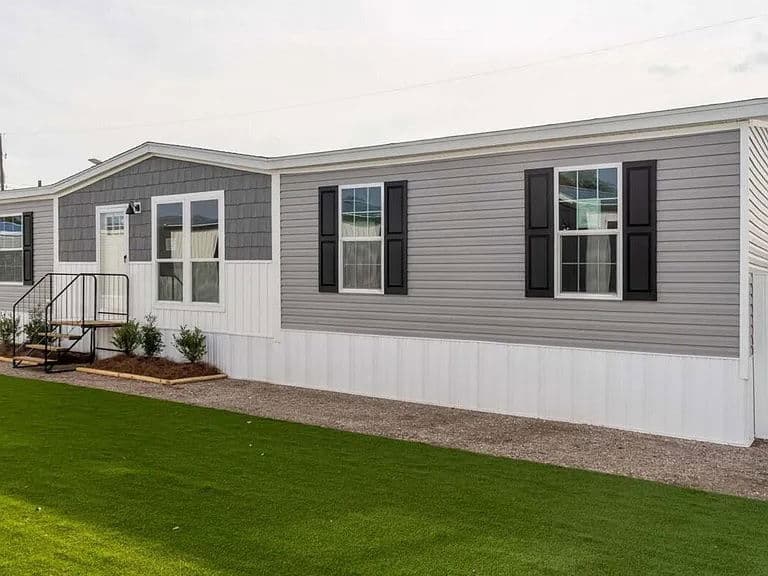 21712 nw 274th street, okeechobee, fl 34972 (available now!) on 1.25 acres of land! hero and exterior home features