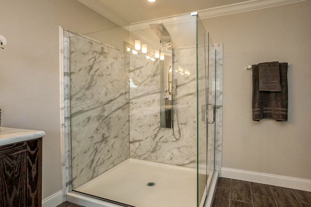 Galion bathroom home features