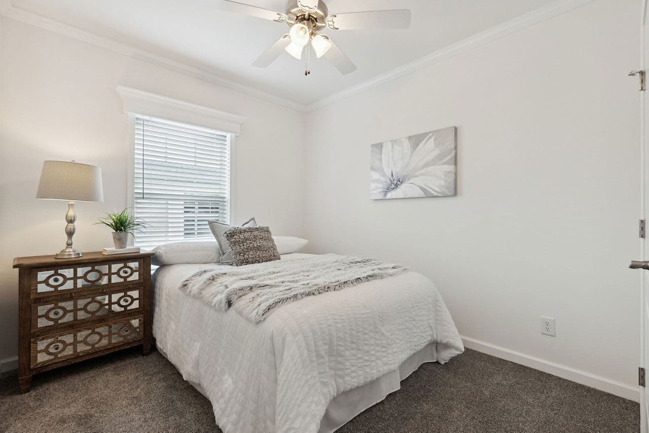 Silver springs 5029 bedroom home features