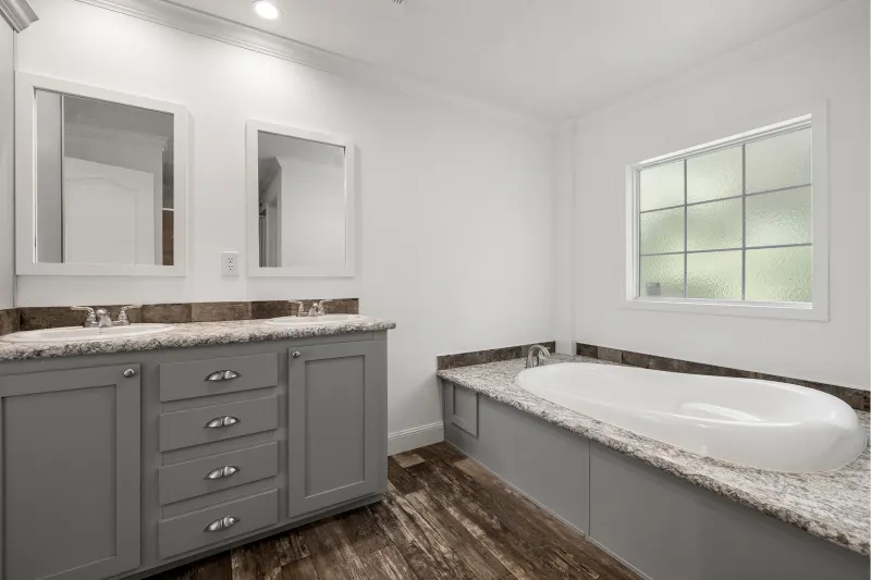 Freedom 2860520 bathroom home features