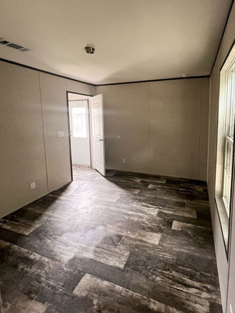 Thrifty interior home features